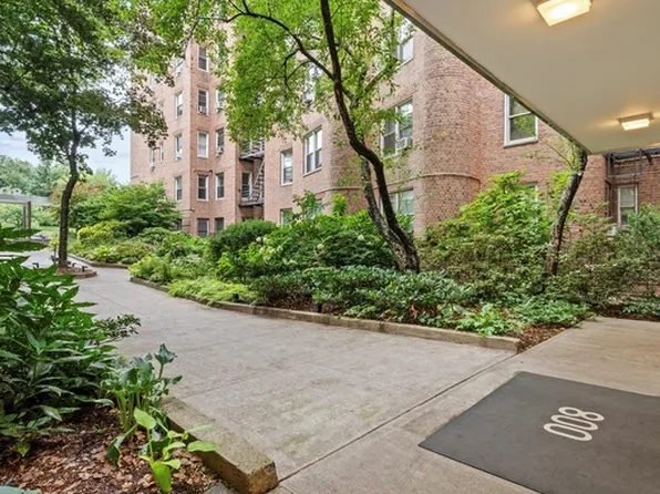 800 Grand Concourse image 1 of 22