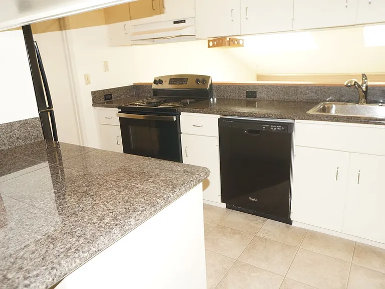 1440 SW Upland Dr — Photo 6