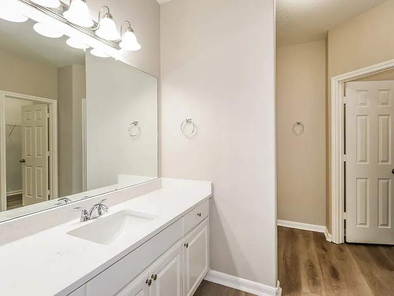 999 Arbor Way — Photo 12