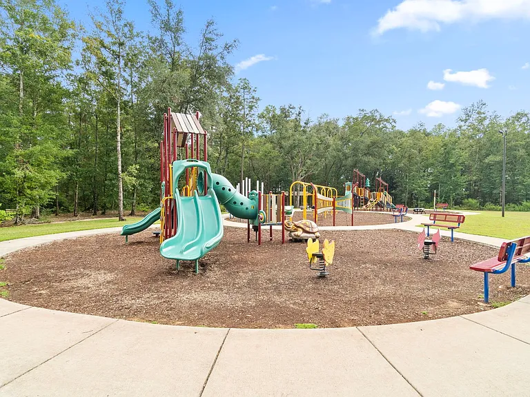 5253 Peach Dr — Photo 20