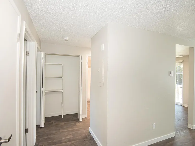 Fox Pointe — Photo 21