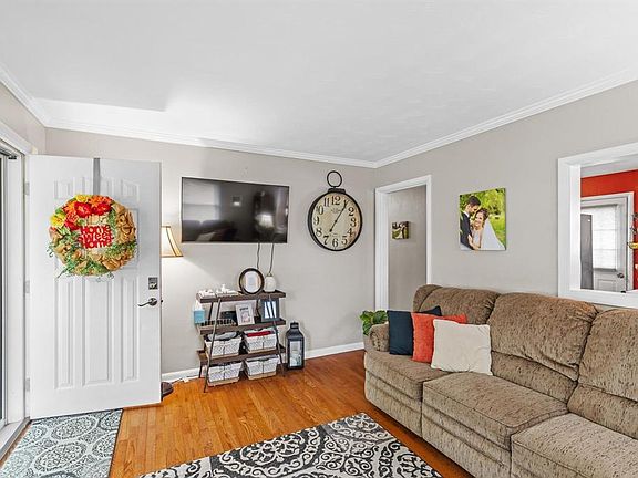 2nd image of 3116 Allen St