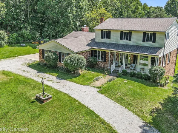 3949 Country Way, Hartland, MI 48353