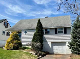 91 Mercer St, Metuchen, NJ 08840