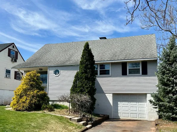 91 Mercer St, Metuchen, NJ 08840