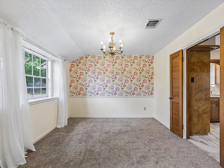 11926 Waldemar Dr — Photo 8