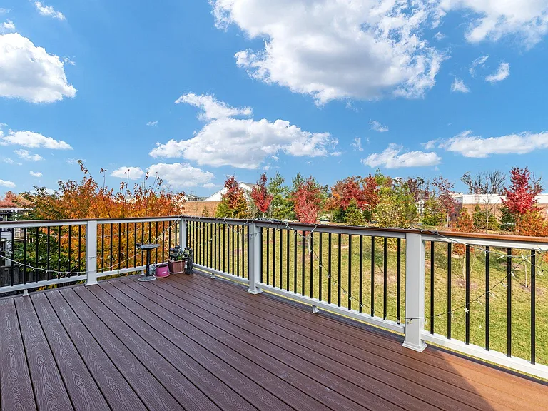 42304 Lancaster Woods Sq — Photo 28