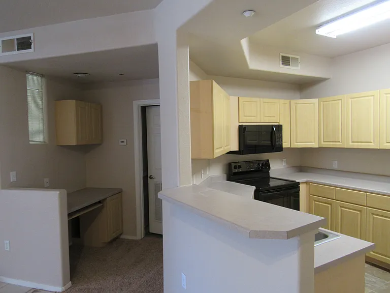 5303 N 7th St #208 — Photo 6