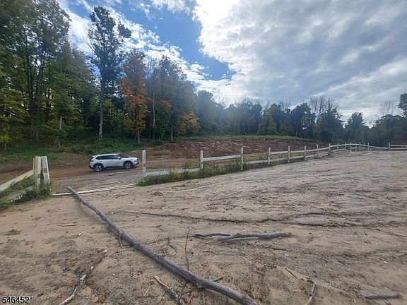 5th image of 309 Houses Corner Rd