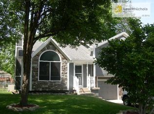 605 SE Mount Vernon Dr, Blue Springs, MO 64014