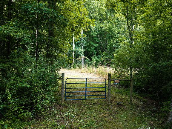 3rd image of O Green Town Road 0