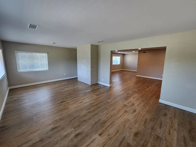 16598 Bernardo Oaks Dr — Photo 6
