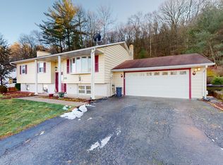 1433 Pinecrest Dr S, Williamsport, PA 17702