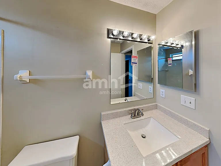 8789 Linick Dr — Photo 17