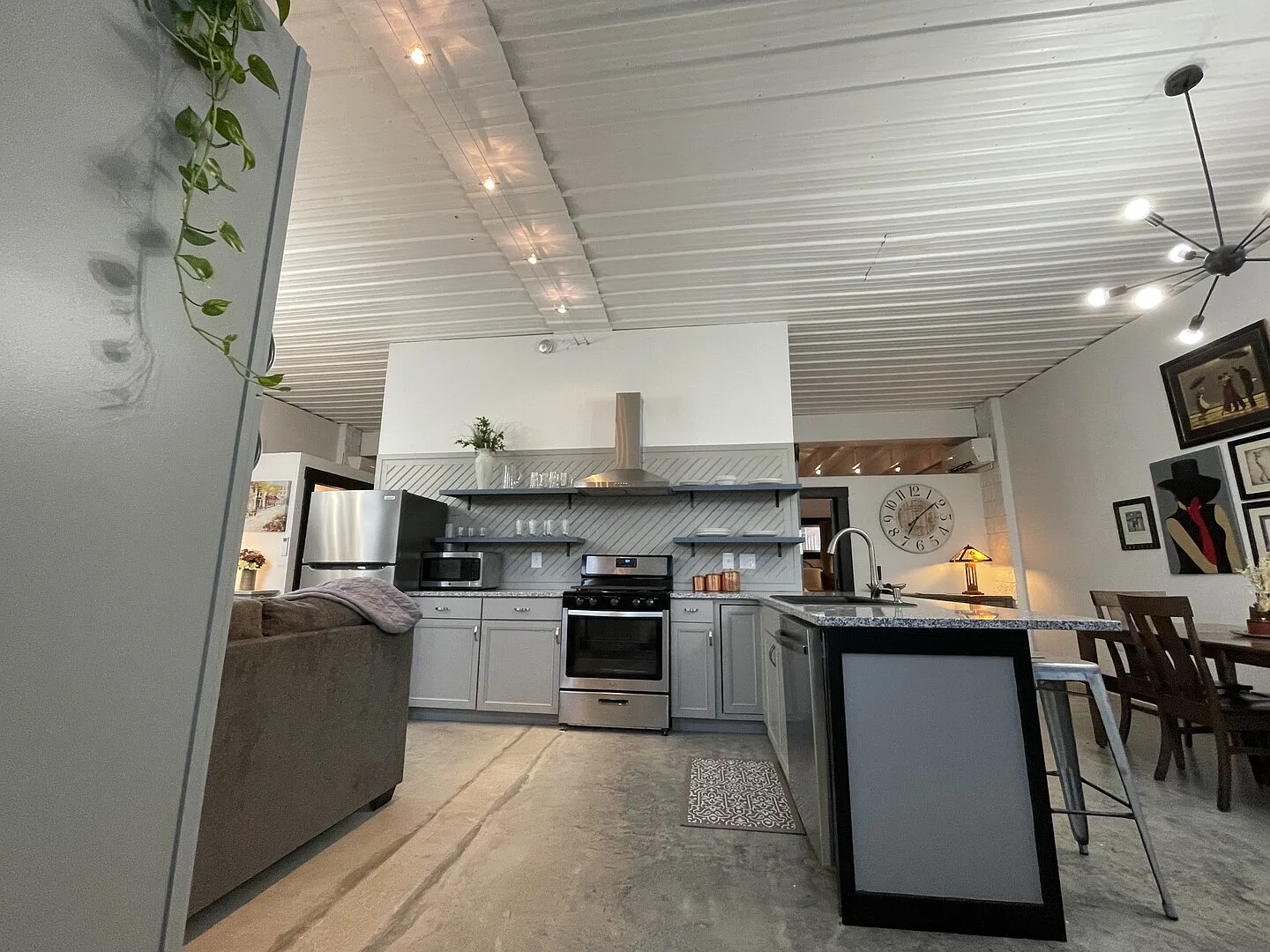 The Bays Apt. 1 — Photo 4