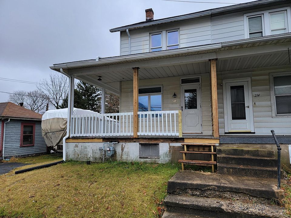 1st image of 212 W Main St