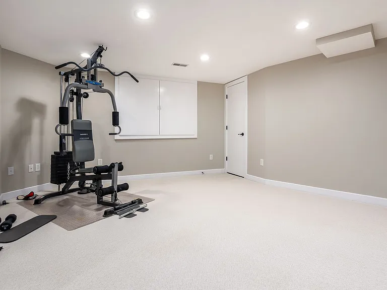 4602 Sandwich Ct — Photo 40