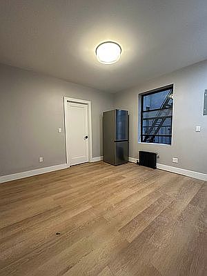 4th image of 545 W 125th St APT 32