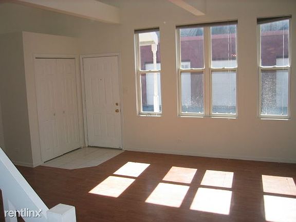 5th image of 847 N Milwaukee Ave Unit 4