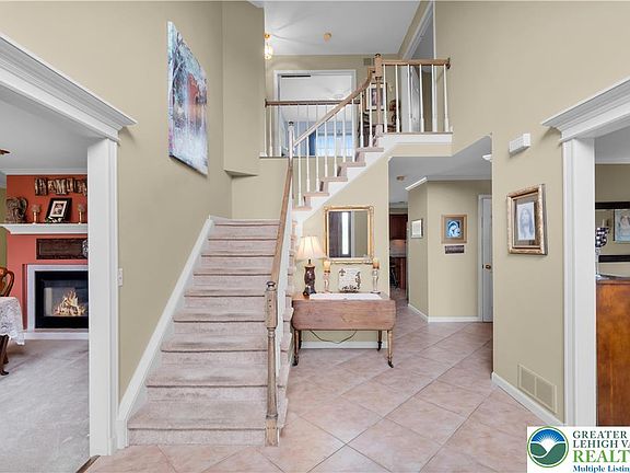 4th image of 3830 McIntosh Dr N
