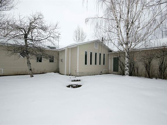 3rd image of 101 Holland Ln