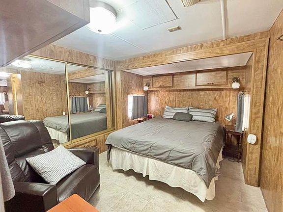4th image of 702 S Meridian Rd #201