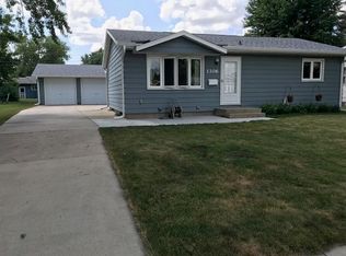 1306 Johnson St, Ames, IA 50010