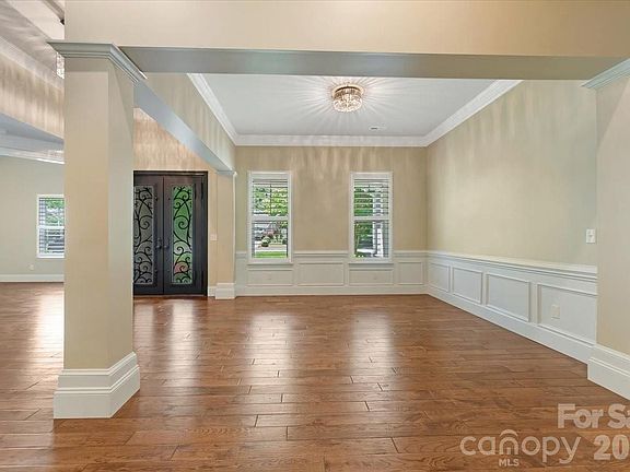 3rd image of 7304 Sedgebrook Dr W