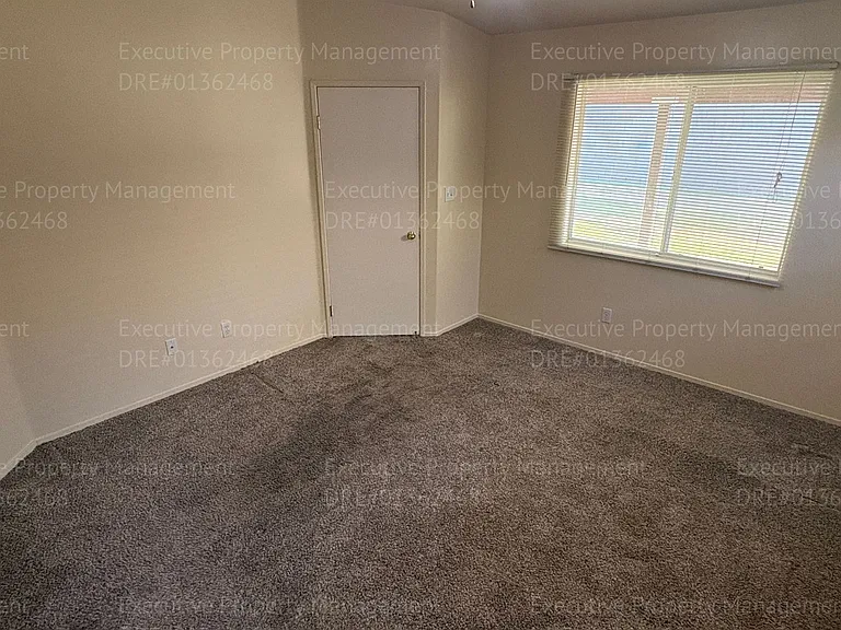524 Sunset Meadow Ln — Photo 17