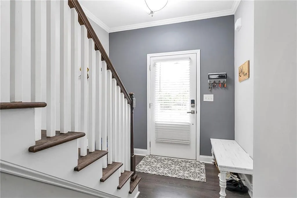 4 bed, 3.5 bath, 2340 sqft, $3,100 — Photo 3