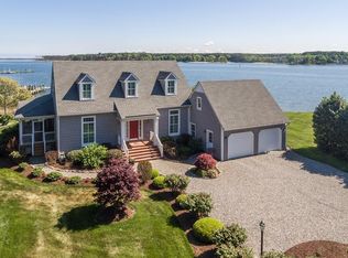 157 Oystershell Rd, Kilmarnock, VA 22482