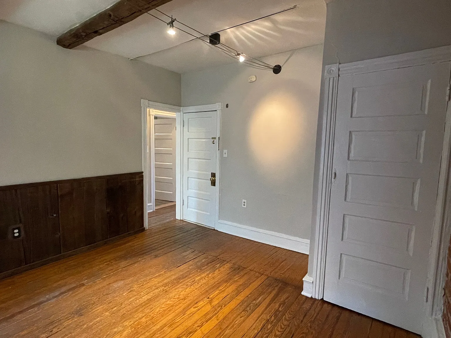 1304 Clayton - 2 — Photo 4
