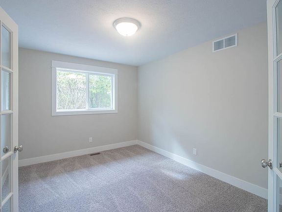3rd image of 5363 Penrose Ln