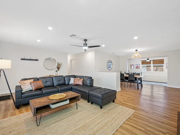 1679 Leisure Dr — Photo 4