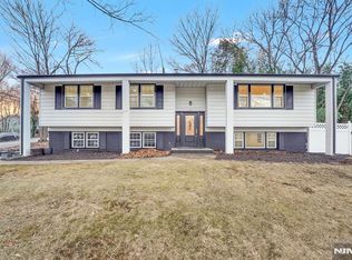 414 N Maple Ave, Ridgewood, NJ 07450