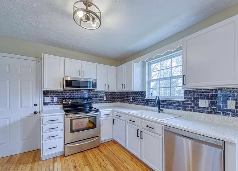 Landau Dr — Photo 11