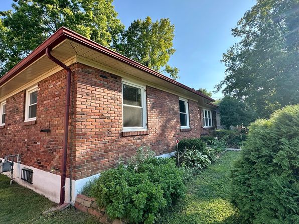 2238 Bradford Dr