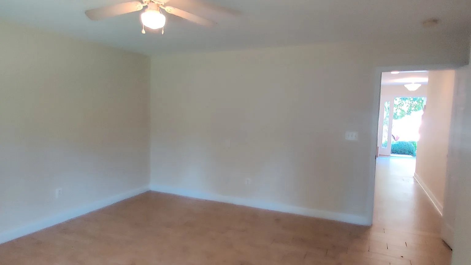 4 bedroom townhome with garage — Photo 4