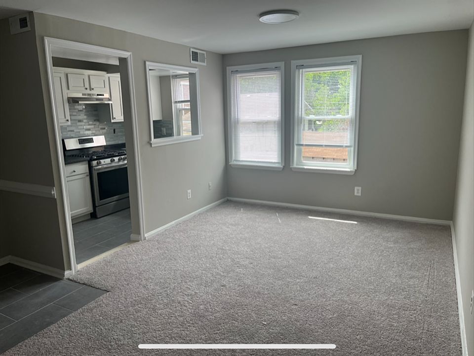 2nd image of 1717 S St SE #G6