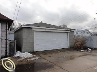 3rd image of 628 Goddard St
