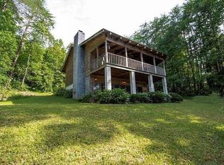 310 Licklog Ct, Hayesville, NC 28904
