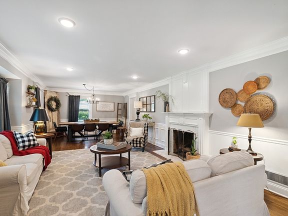 5th image of 419 Minerva Dr