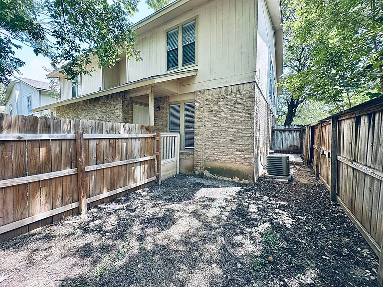 1318 Southport Dr — Photo 26