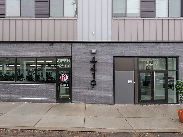 44West — Photo 35