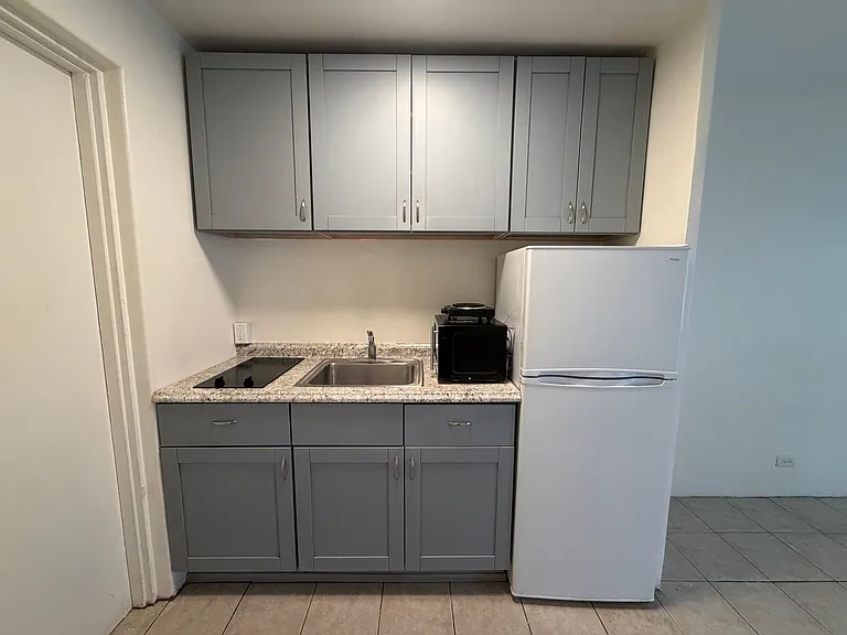 2319 Ala Wai Blvd — Photo 5