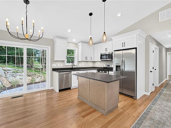 3rd image of 95 Waterman Ave