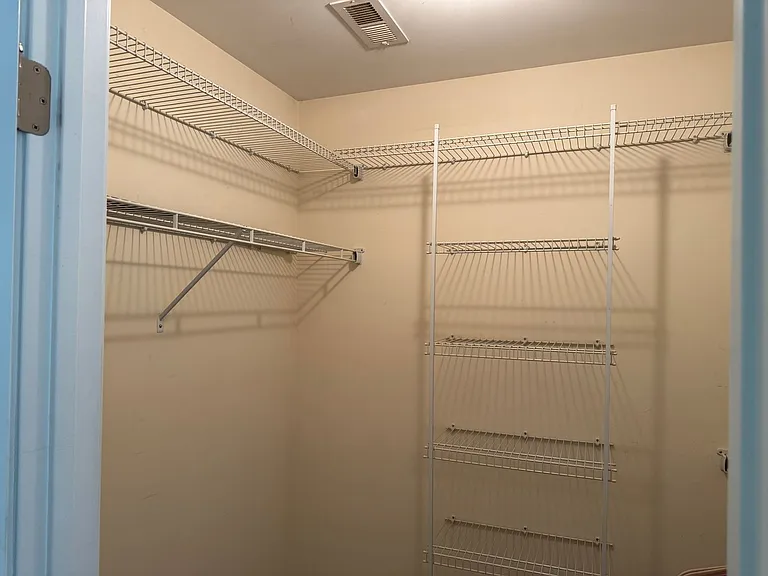 3613 Delesa Ct — Photo 10