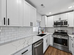9061 E Hatchery Rd, Syracuse, IN 46567
