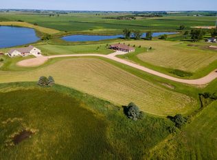 125 Heritage Trl, Lake Wilson, MN 56151