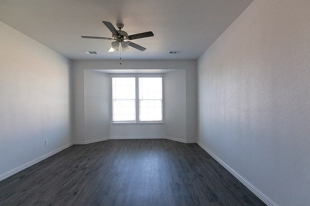 Building Photo - 2050 Peppermint Ln
